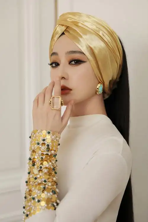 秋冬高定秀场    范冰冰今日的观秀造型选自stéphane rolland 2021年