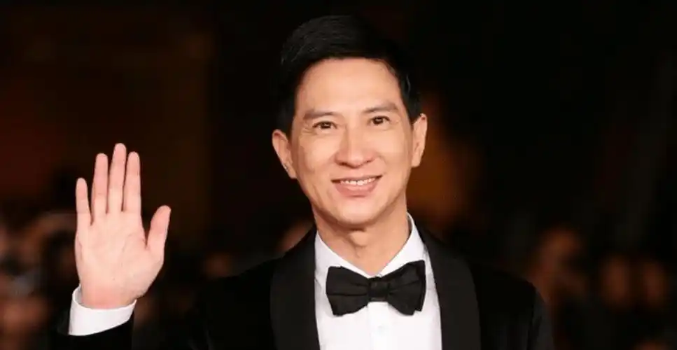 称号,而且这项记录目前也无人能打破,他就是香港知名演员张家辉当然