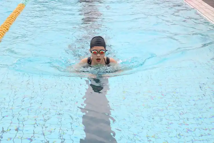 水中骄子,踏水迎浪——环境学院在游泳赛中获得团体总分第五名