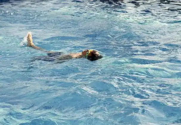 仰泳怎么一步一步学