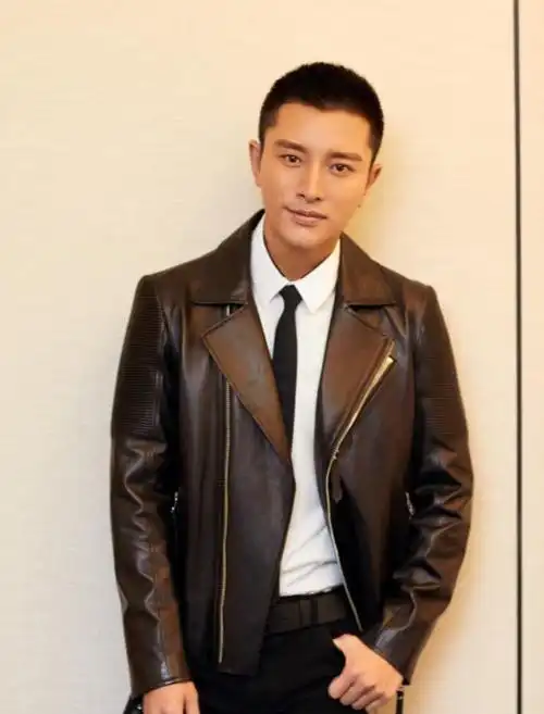 难得见到贾乃亮,剃板寸头清爽利落,穿"巧克力外套"帅气依旧!