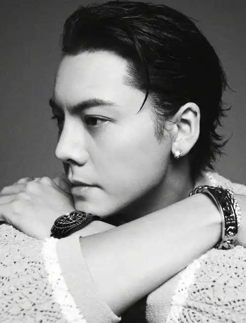 陈伟霆#x chanel 2024早春度假系列深圳大秀写真,优雅帅气的香奈儿