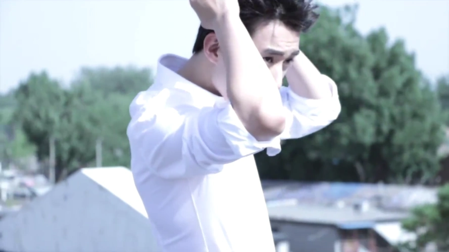 白衬衫美男刘学义,他穿白衬衫是真的帅