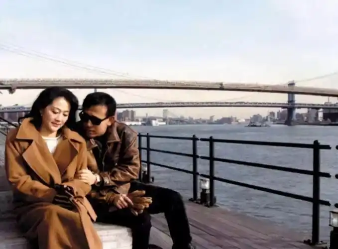 58岁王姬全家照,老公帅气多金女儿身材迷人,27岁儿子惹人疼