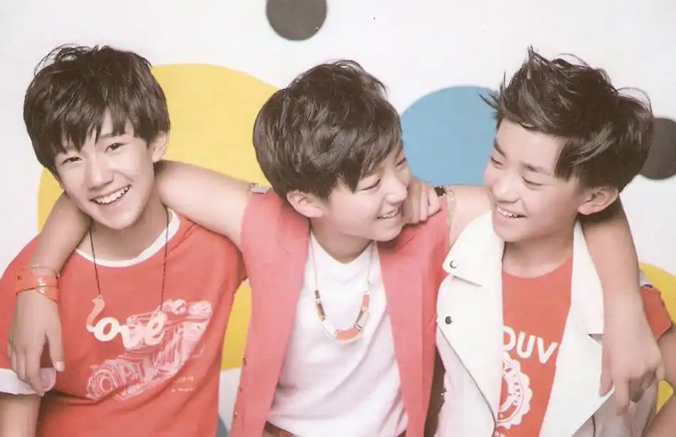 tfboys庆祝出道八周年喊话粉丝未来一起并肩前行