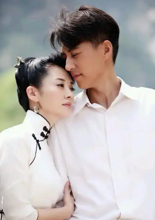 靳东新剧番位出炉他排名第二第一位是知名中年女星