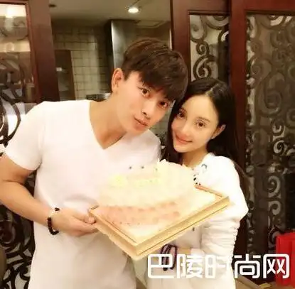 李小璐为老公庆生曝光微博小号 微博里面信息瞠目 / 比乐族