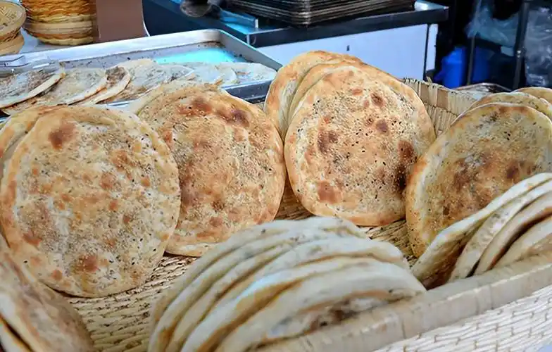 回顾:烧饼含剧毒300人中毒,一早上死了42人,疼得中毒者咬断舌头