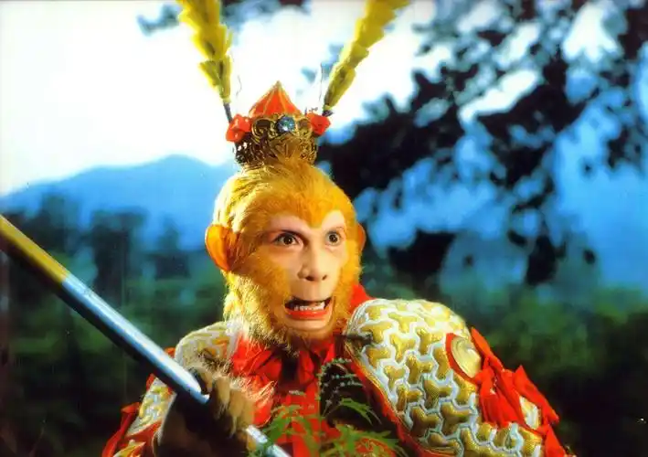 《西游记》,这部电视剧陪伴了一代人的童年,六小龄童在里面饰演的美猴