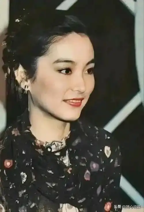 林青霞王菲头上随便包个头巾,都