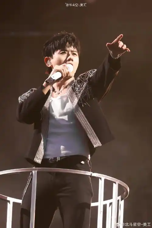 #张杰未live巡回演唱会##张杰三登鸟巢#