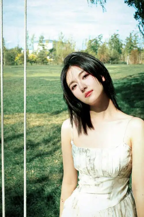 李兰迪超话#迪哒三两声#:抖抖库存90记着那天阳光照在迪崽@李兰迪的