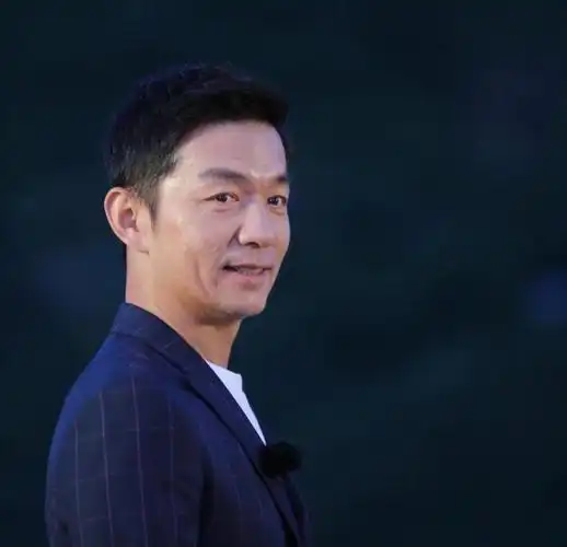 邢佳栋老婆叫什么(演员邢佳栋和妻子照片)