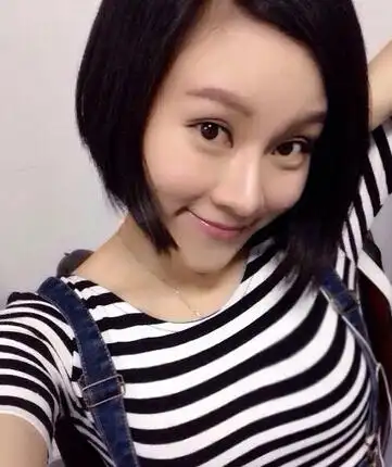 她还演唱了《我的特一营》插曲《如梦》,虽然在与李嘉格的pk中淘汰