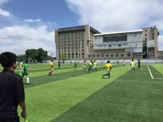 校园名片 | 探访《小别离》拍摄地,这所有着110年历史的中学为何屡屡