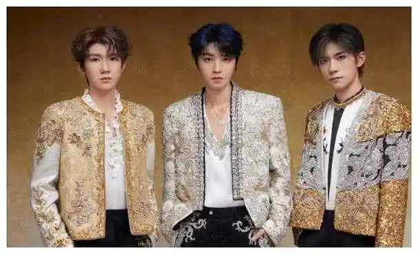 徐峥陶虹相约西安,追星帮女儿,朴素追星tfboys