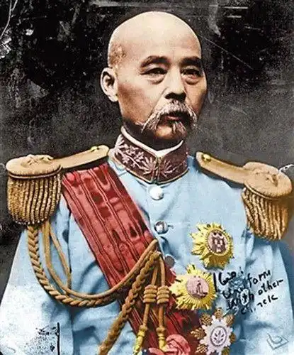 冯国璋是"北洋三杰",直系军阀的创始人,他反对袁世凯恢复帝制,与