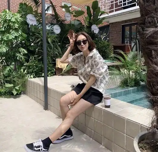 153cm女生的韩系清爽夏日穿搭,小个子注意这几点,显高显瘦没问题