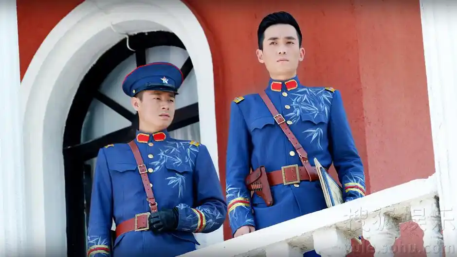 多面朱一龙古装照和军装照哪一个更能让你一见倾心