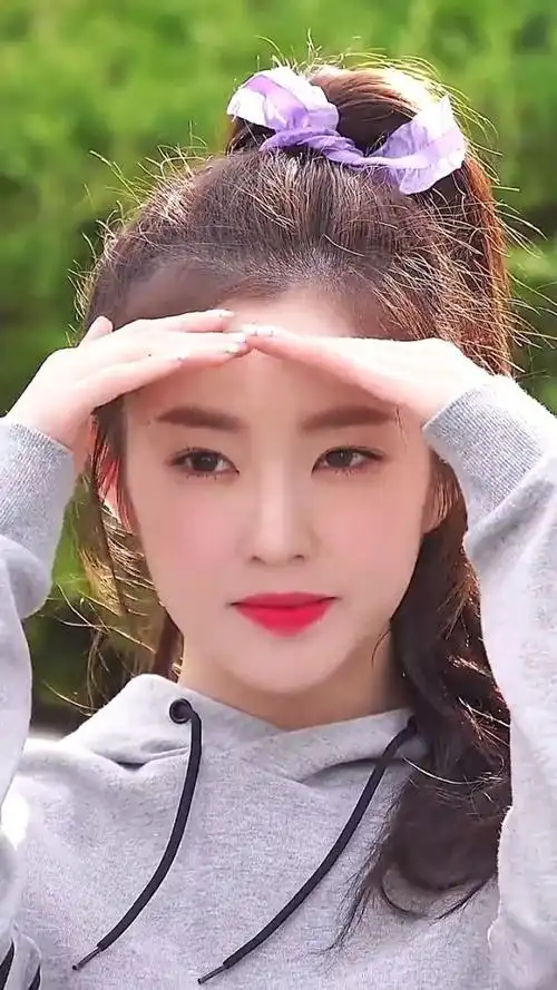 第一眼就被裴姐的笑容迷住了,这谁顶得住啊! #裴珠泫