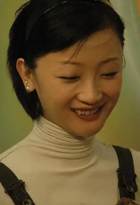 演员张瑶:32岁逼婚ceo丈夫,至今没有孩子,她现在过得怎么样了_陈科