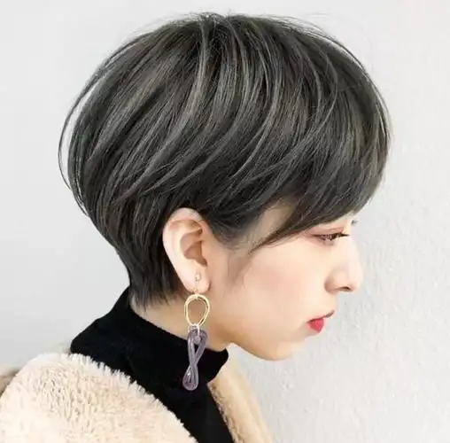 事实表明,这是最适合中年女性的发型:齐耳短发!谁见都夸显年轻