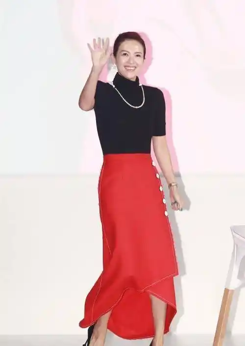 原创章子怡的身材还挺有料一袭红裙风情万种气场也挺强