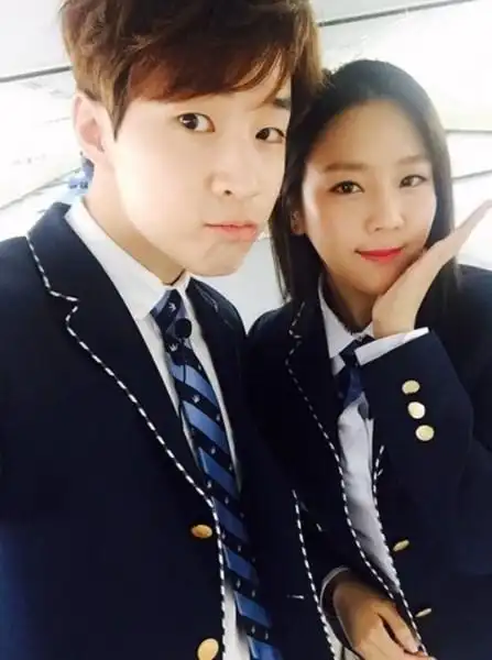 继「精灵夫妇」宋再临与金素恩之后,「幸运夫妇」henry 与艺媛也即将