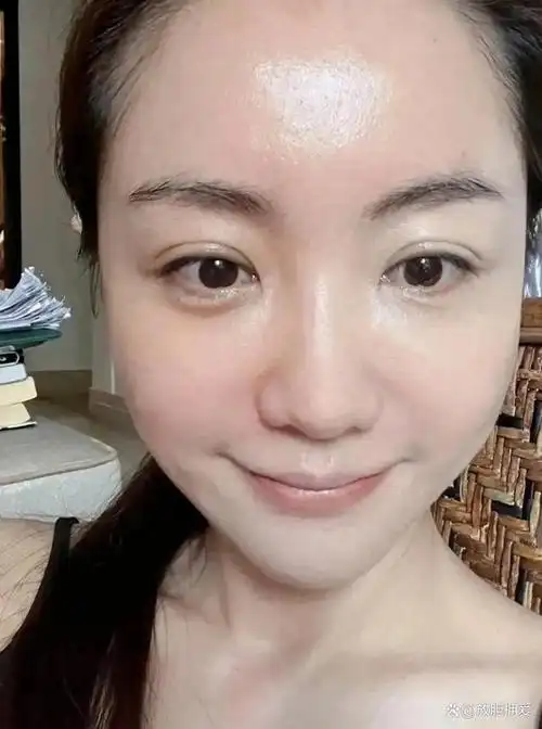 杨蓉展示真实素颜,42岁皮肤状态依然出众