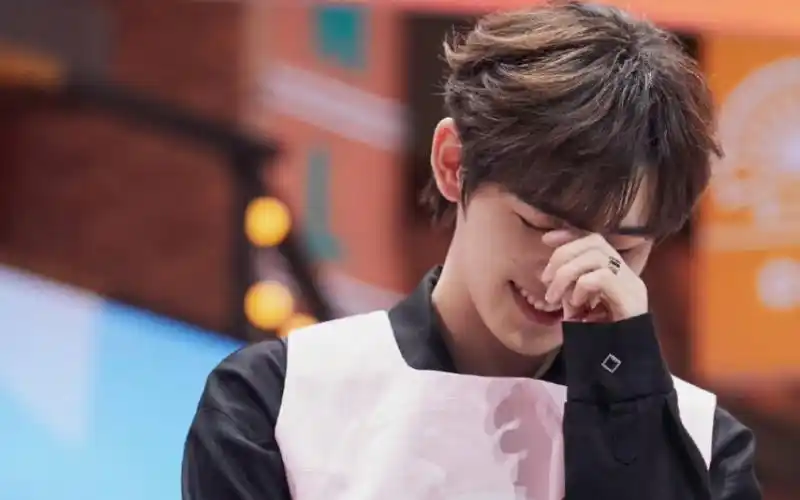 丁程鑫笑起来也太好看了吧