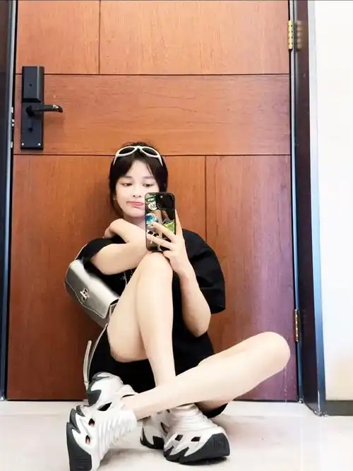 ogr star#02王一菲超话    @王一菲faye选择ogr龙牙系列「银色」