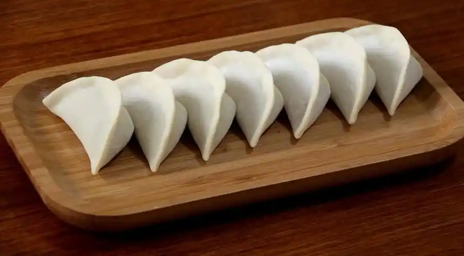 不会包饺子?从调馅儿到包好饺子详细做法告诉你,一捏一合就搞定