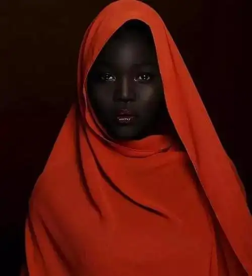 完美身材,皮肤黝黑!网友:全世界她最黑也最红!