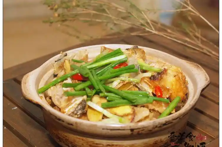 原创松鱼头焖芋潮汕的时令名菜