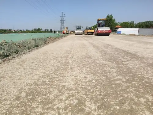 开南路项目水稳试验段顺利完成