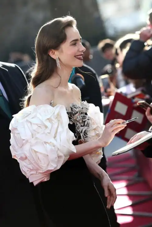 英国电影学院奖明星造型##2024英国电影学院奖