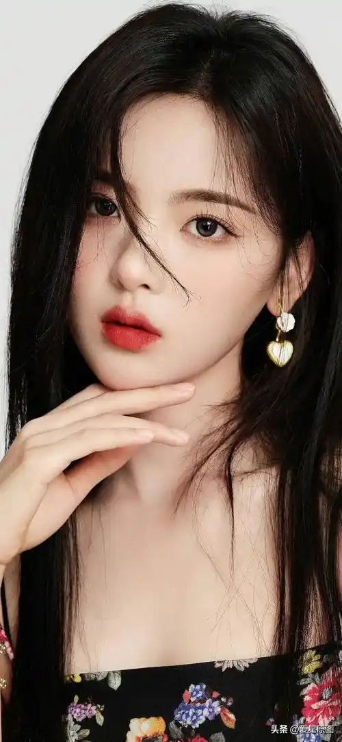 校花少女-杨超越全图写真合集_中国_代表作品_内地