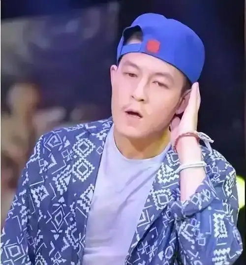 当43岁谢霆锋遇上43岁陈冠希,终于见识到皮相美和骨相美的差距了