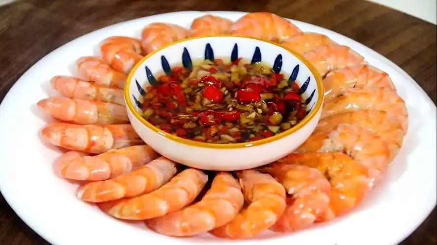 白灼虾用水煮就错了教你正确做法虾肉鲜嫩入味比饭店的好吃