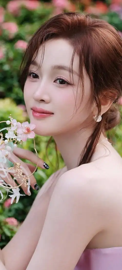 吴宣仪好甜美迷人