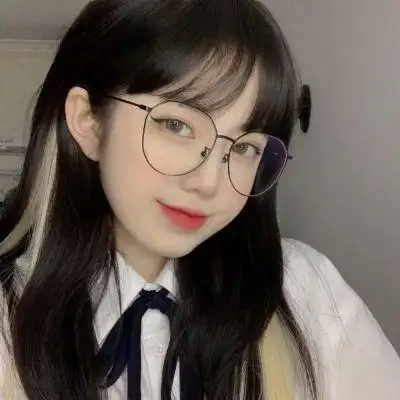 戴眼镜女生「"我在你看不见的地方,还爱着你啊"」_女生头像_我要个性