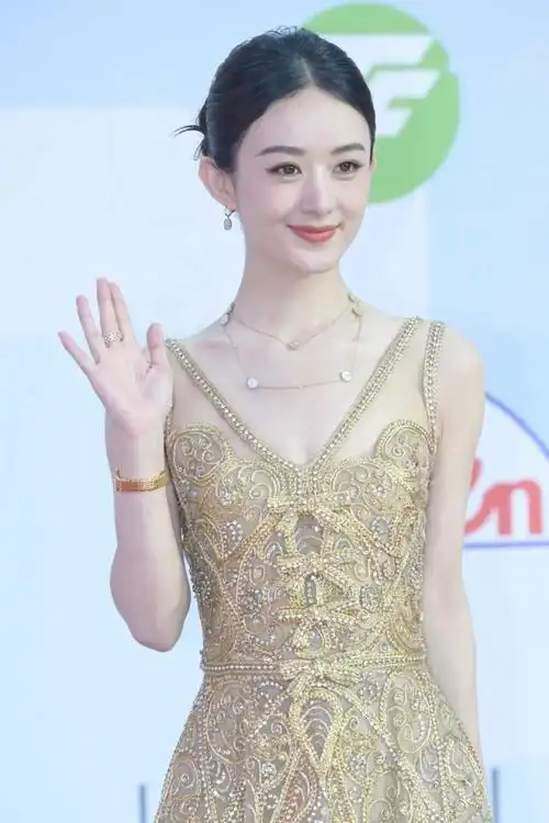 一场晚会,将赵丽颖的"尴尬"和"聪明"展现得淋漓尽致_腾讯新闻