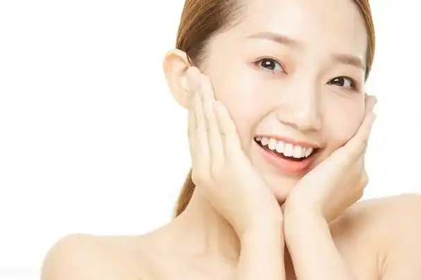 拥有一个细嫩光滑的好皮肤是每一个女生的向往,在我们的身体上,不仅仅