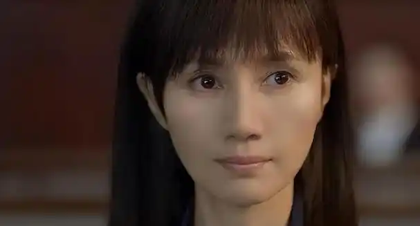 不拍戏就"消失"的袁泉,已经走上了女演员的另一大道