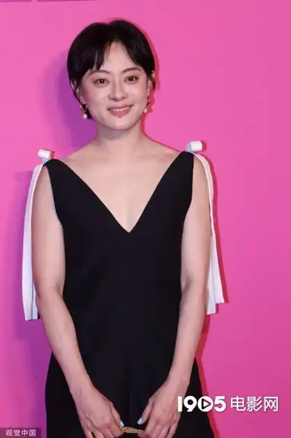 孙俪出席时尚活动生图曝光网友发际线后移明显