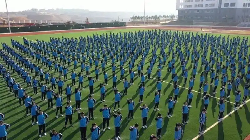 建水临安高级中学秀出花样课间操助力科学健身