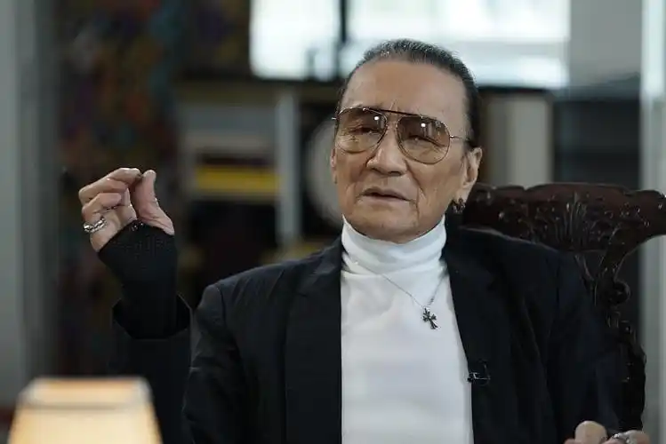 谢贤约赌王四太梁安琪喝下午茶,自曝分手后独居豪宅太枯燥