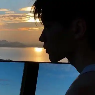 一看就不是网图的男生头像 超级奶乎的男头像