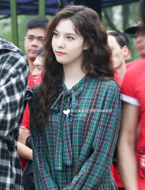 复古小卷发9499 海藻头饱满蓬松的波浪发型 从头发最上到最下一样