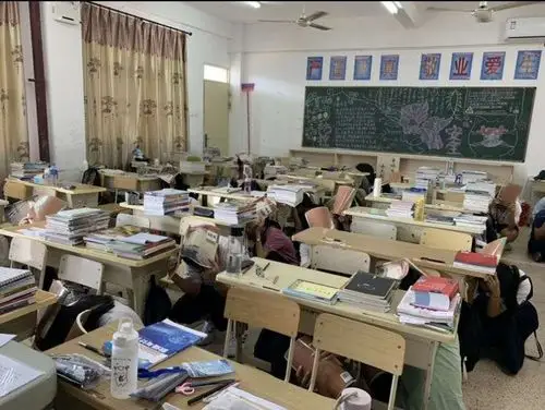 勿忘国耻,警钟长鸣——龙海市浮宫中学9.18防空应急安全疏散演练